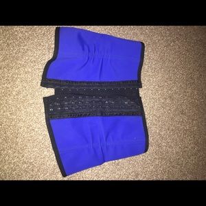 Waist trainer